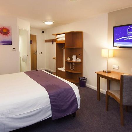 Premier Inn Dundee West Bagian luar foto