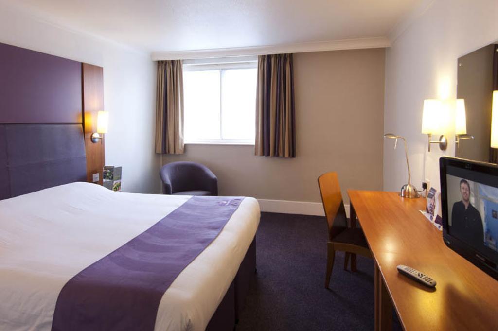 Premier Inn Dundee West Ruang foto