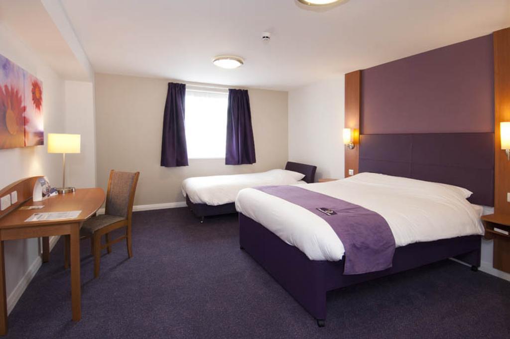 Premier Inn Dundee West Ruang foto