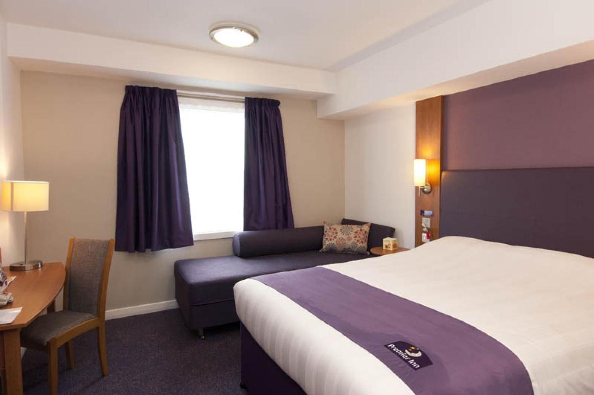 Premier Inn Dundee West Bagian luar foto