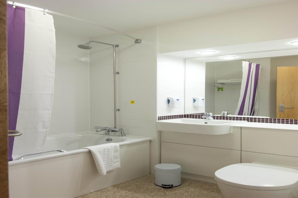 Premier Inn Dundee West Bagian luar foto