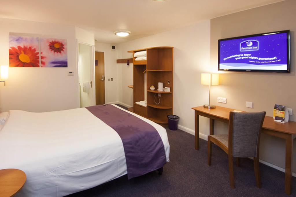 Premier Inn Dundee West Bagian luar foto
