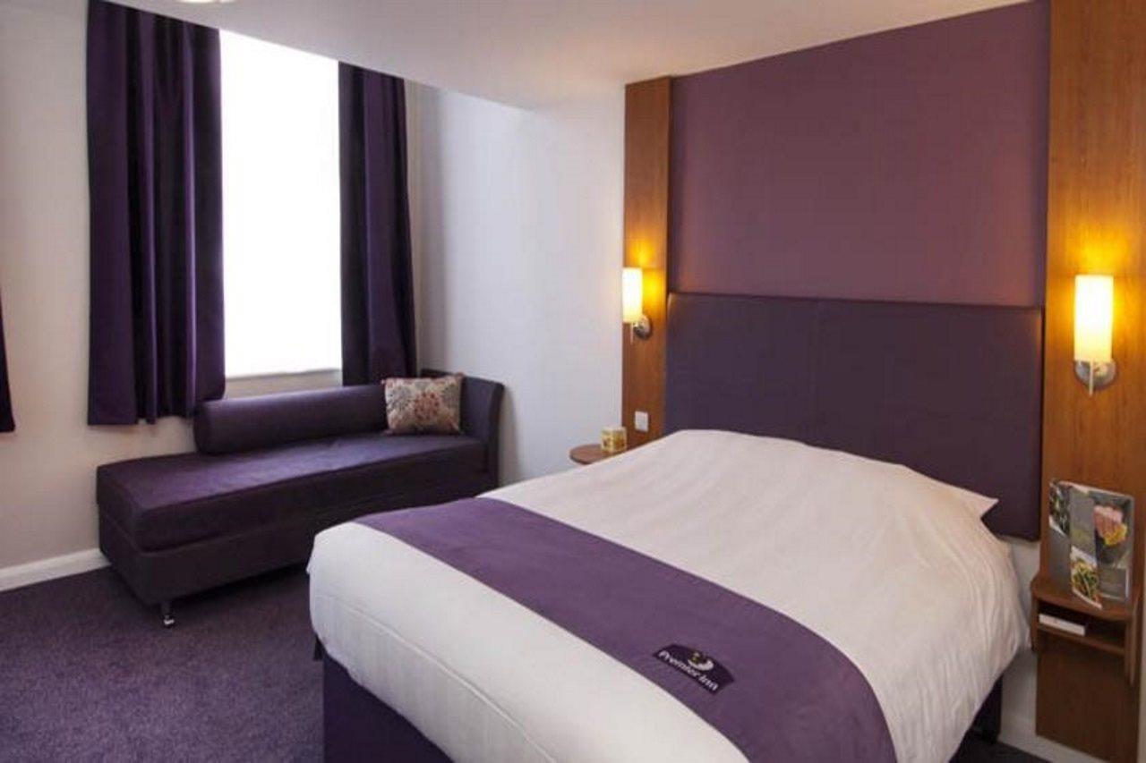 Premier Inn Dundee West Bagian luar foto