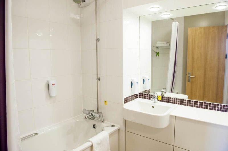 Premier Inn Dundee West Bagian luar foto
